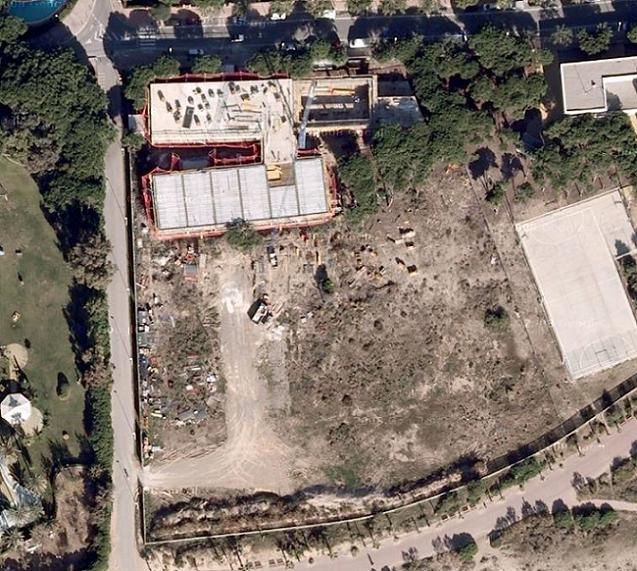 Imatge satèl·lit de la parcel·la on s'està construint la nova Escola Gavà Mar (Principis de 2008)